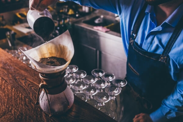 Um ihr Lieblingsgetränk Kaffee zuzubereiten, nutzen die Deutschen am häufigsten den Filter
